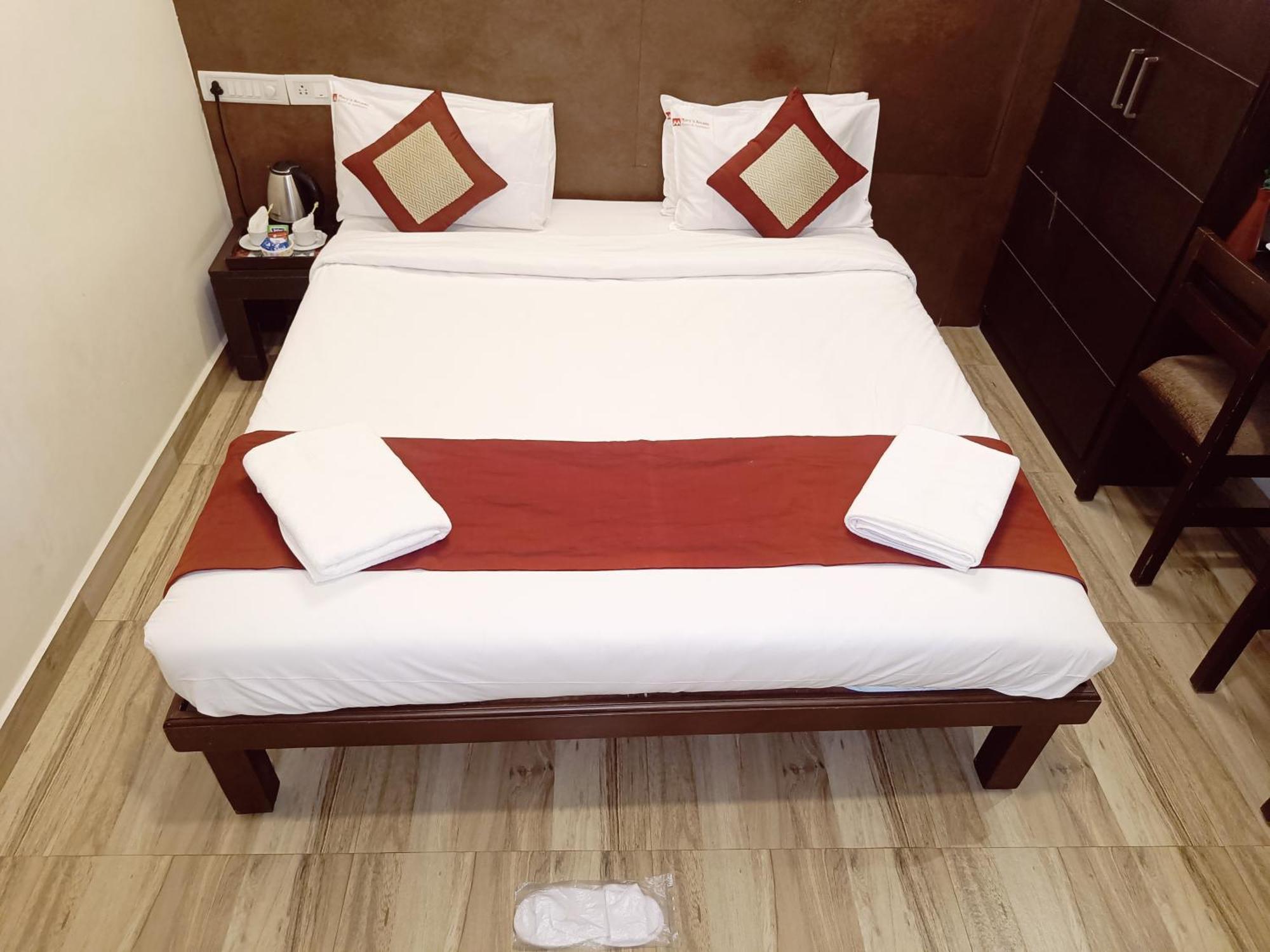 Hotel Marys Arcade Thanjavur Bagian luar foto