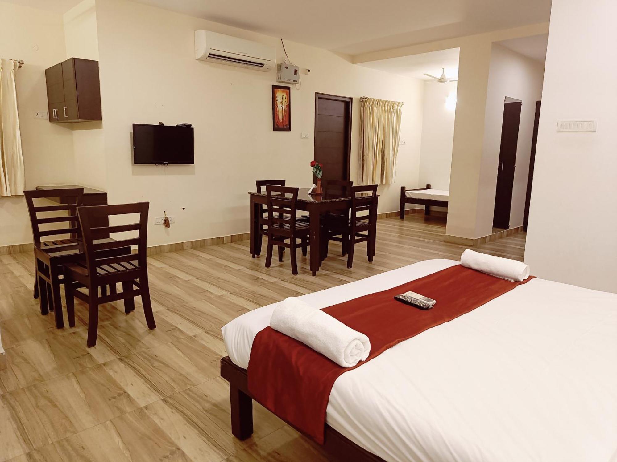 Hotel Marys Arcade Thanjavur Bagian luar foto