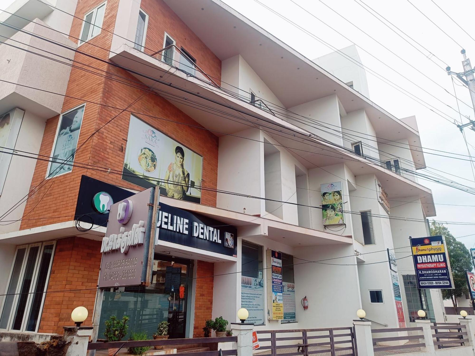 Hotel Marys Arcade Thanjavur Bagian luar foto